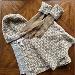 Michael Kors gloves, hat and scarf — matching set!